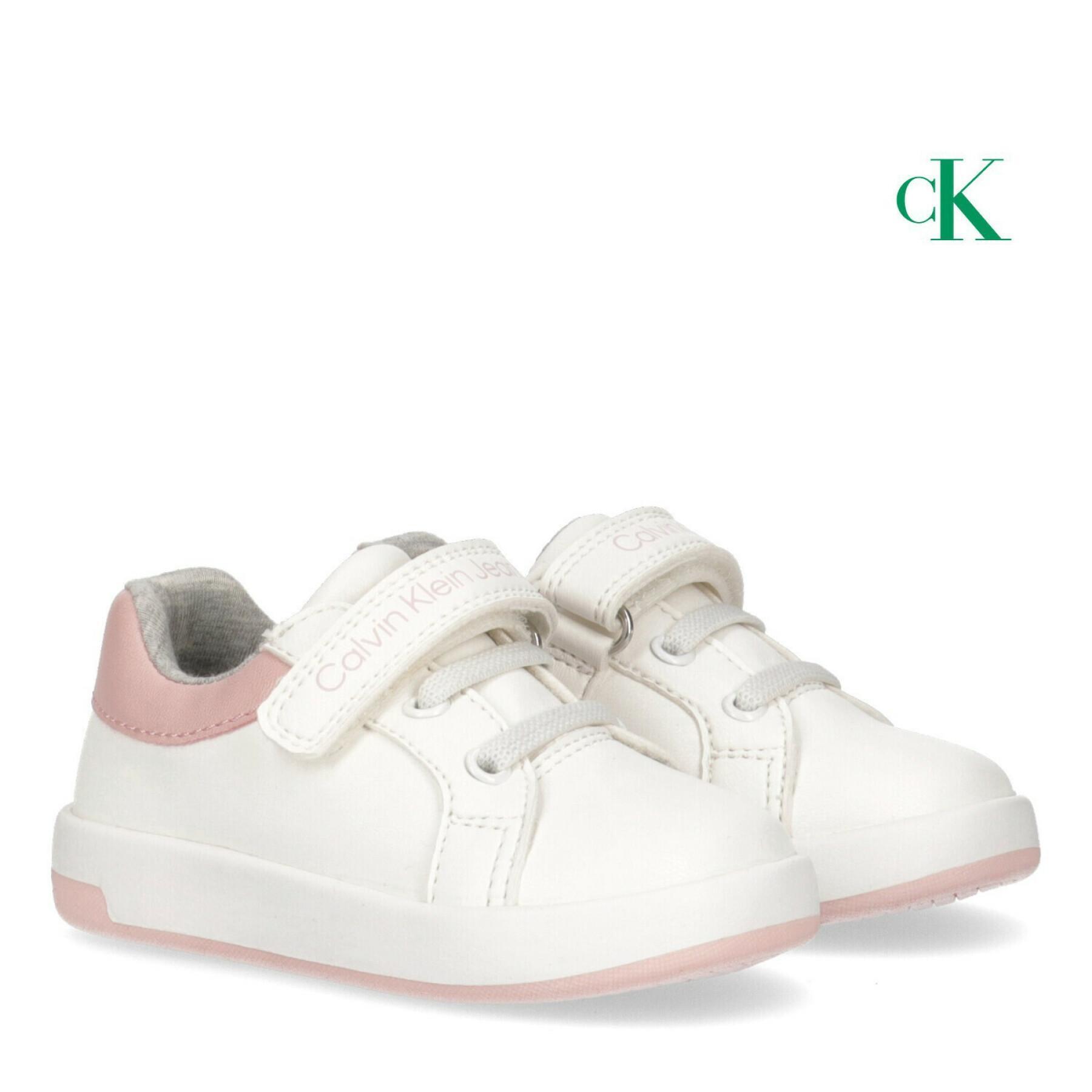 Niedrige Sneakers mit Schnürsenkeln/Kratzern, Mädchen Calvin Klein